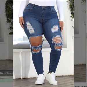 FASHIONNOVA  Distroyed Jeans
